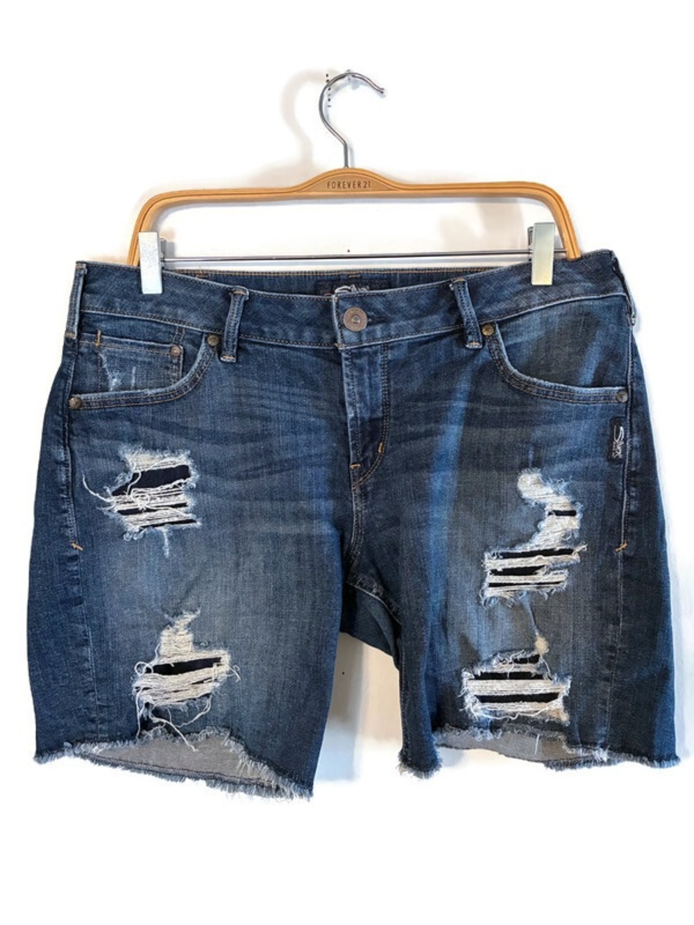 Silver Jeans Sam Bermuda Distressed Denim Jean Shorts Women’s size 31 12